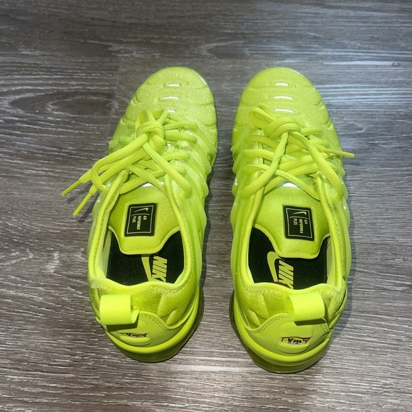 Nike VaporMax Plus Shoes Tennis Ball Neon DX1784-300 Women's‎ Size 7/ Men's  5.5 - Picture 4 of 6